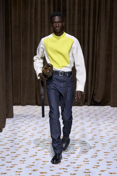Look 53